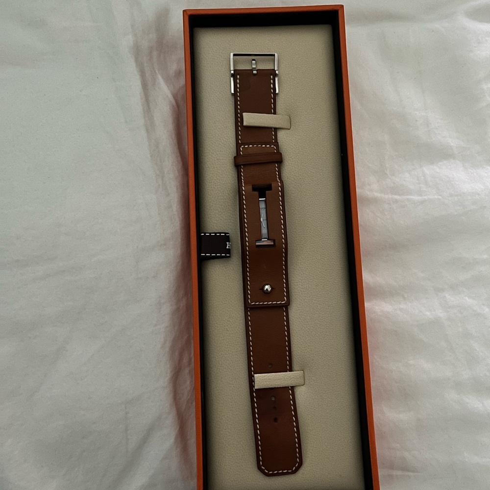 Hermes watch (never been worn)